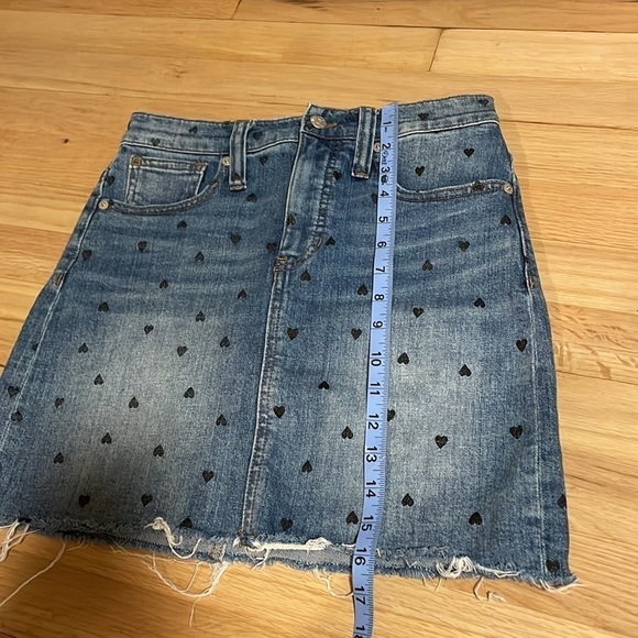 Madewell Jean Skirt Mini Black Heart Print Denim 26 Stretch Fray Blue - Picture 11 of 16